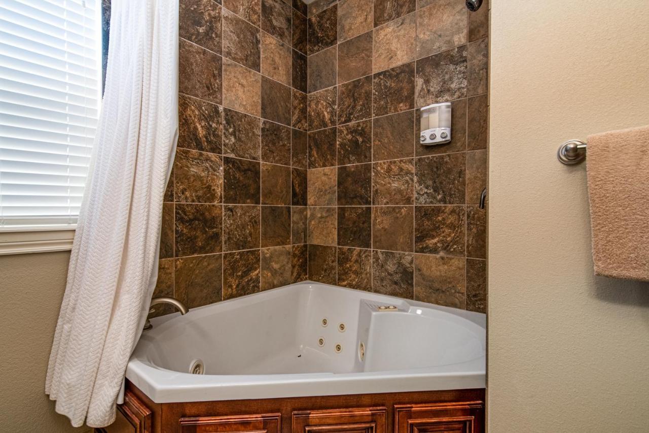 Two Bedroom Villa In The Heart Of Branson! 外观 照片